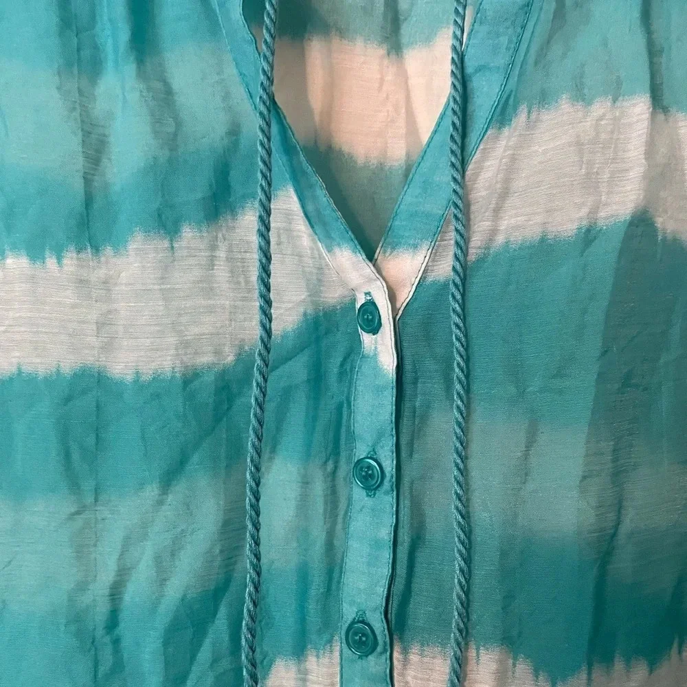 Lightweight Blue and White Tye Dye Roll Tab Sleeves Blouse Top Size Medium